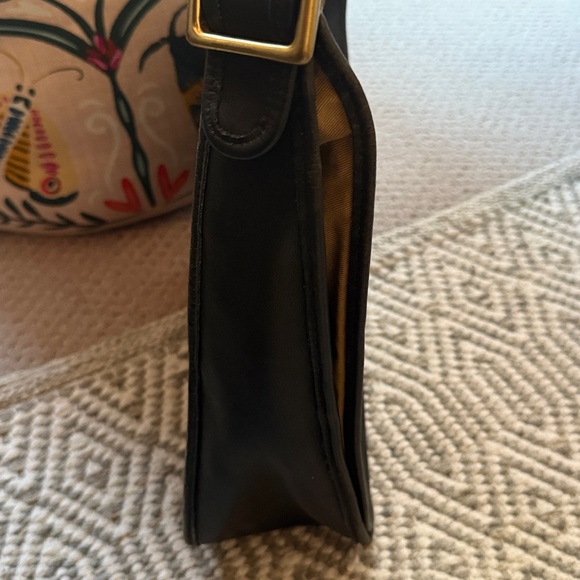 👛Coach 9718 Legacy Black Leather Shoulder Bag with Gold Accents Crescent Flap - Picture 11 of 15